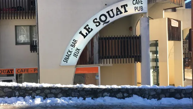 LE SQUAT