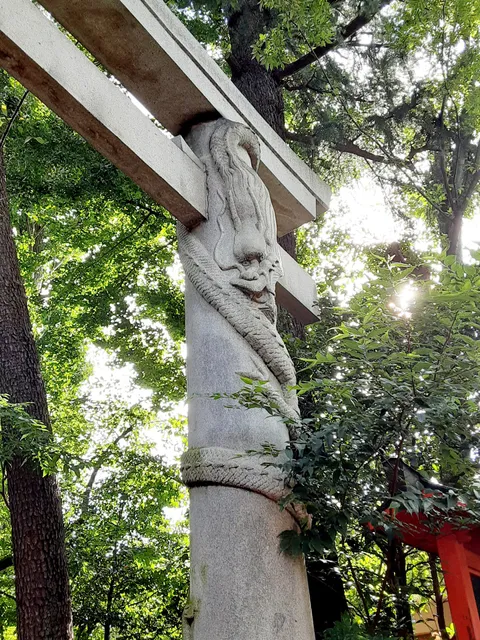 二の鳥居（双龍の鳥居・馬橋稲荷神社）