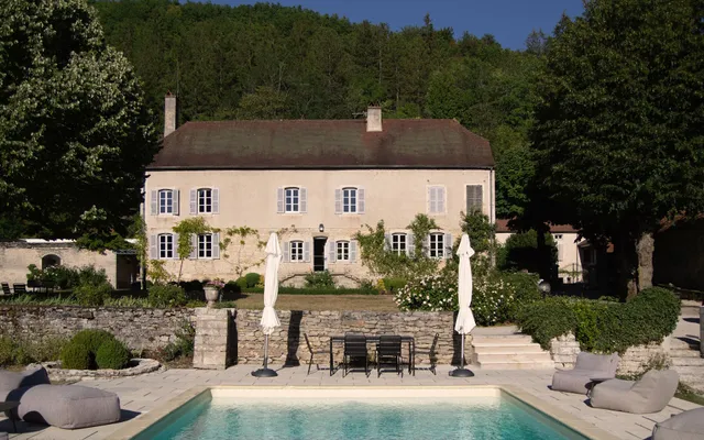 LA SAURA Maison & Table d’hôtes à 16km de BEAUNE