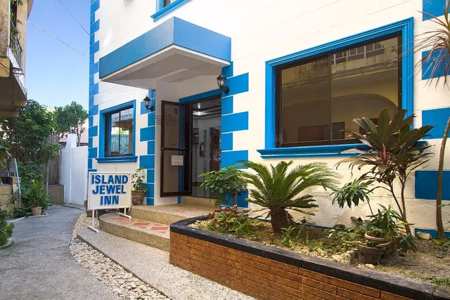 Moonlight Breeze Inn