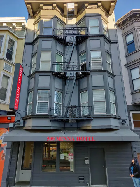 Minna Hotel