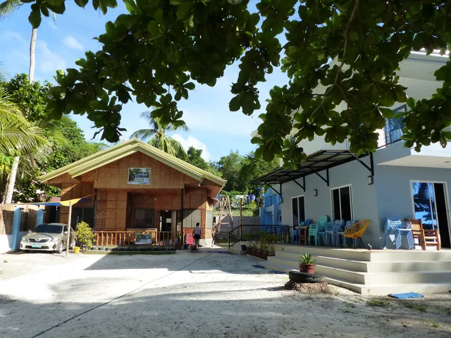 D&B Bluestar Beach Resort