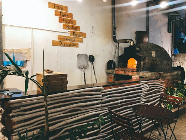 Hermanos Wood-fired Pizza