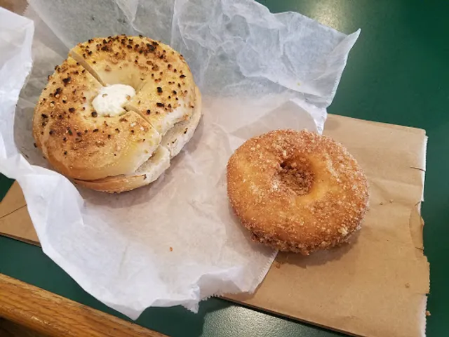 Royal Bagel Bakery & Deli