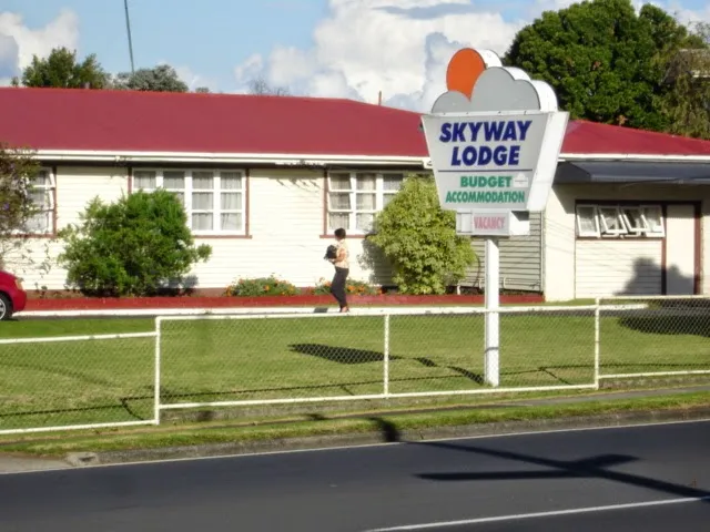 Airport Skyway Lodge