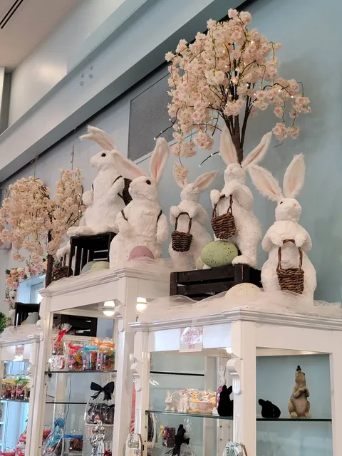 Albanese Candy Factory Store