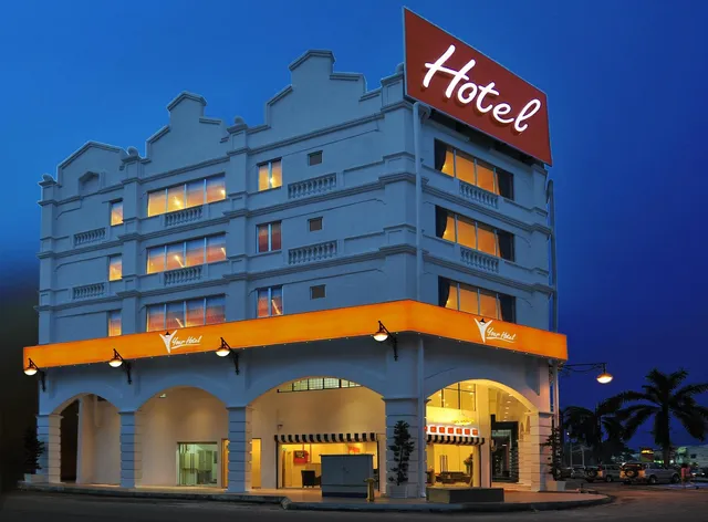 OYO 90845 Your Hotel Meru