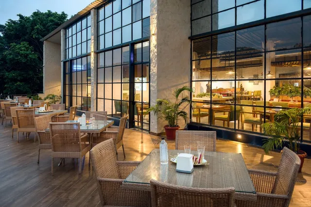 Manu Maharani Resorts & Spa