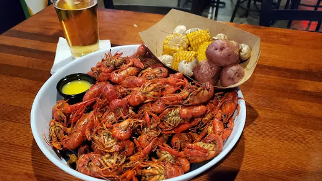 Mak's Sports Bar + Grill.