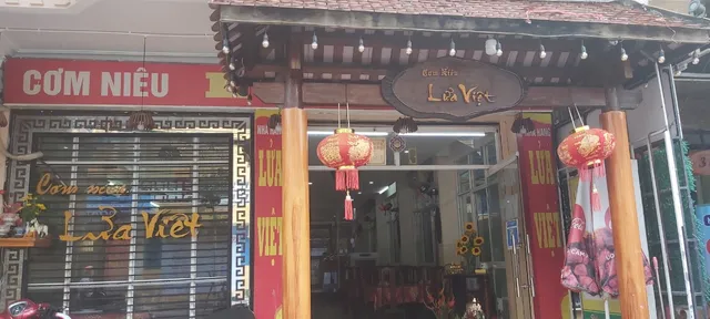 Cơm Niêu Lửa Việt