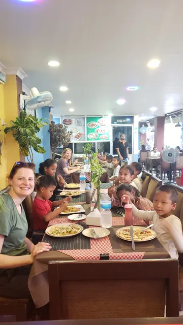 Bayleaf Restaurant sauraha