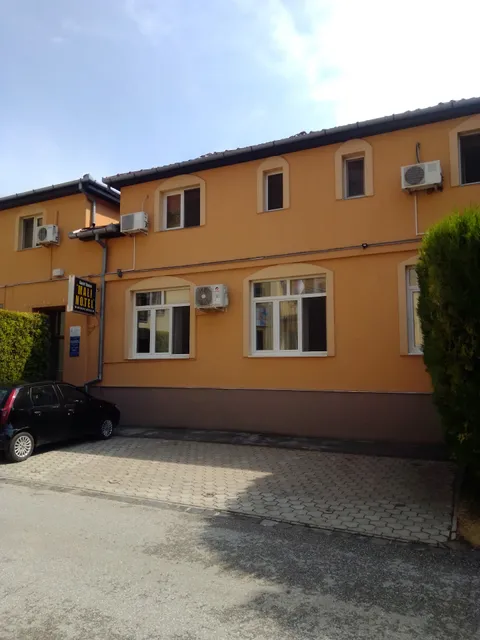 Guest House Mali Hotel
