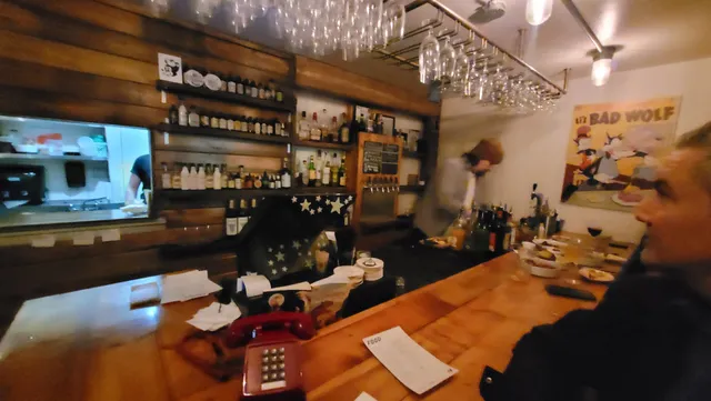 Little Wolf Restaurant