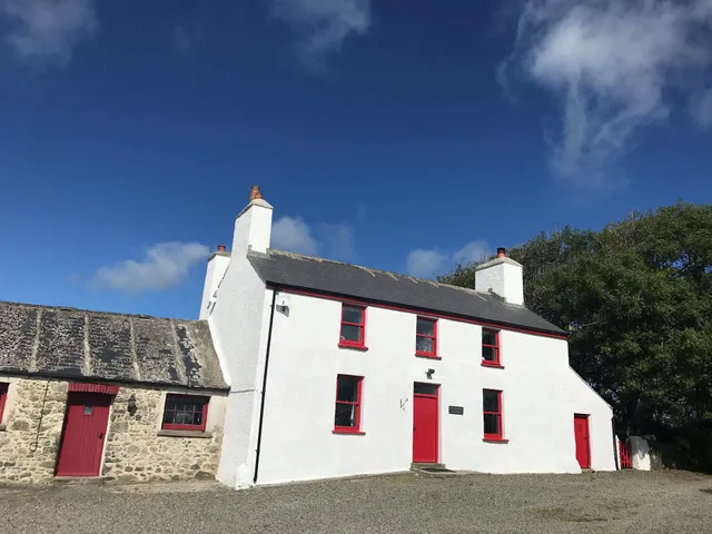 Ffynnonddewi Holidays