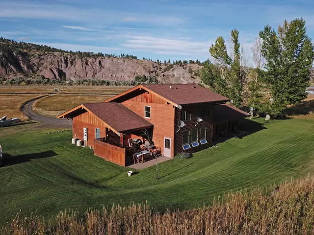 The Missouri Riverside Lodge