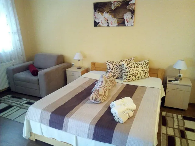 Prenoćište Zmajevo Gnezdo 021(parking)