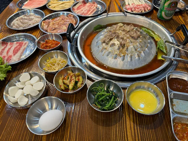 Three Cats Mookata Unlimited Grill and Hotpot