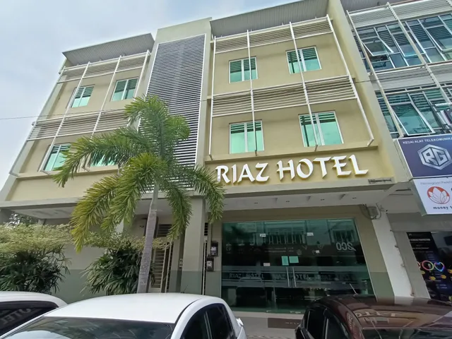 RIAZ HOTEL
