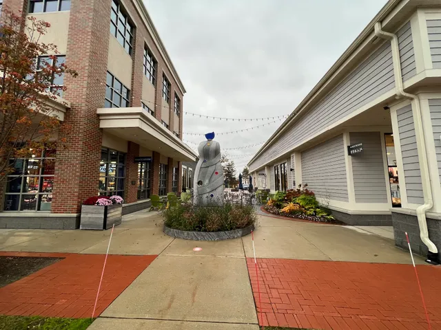 Settlers Green Outlet Village