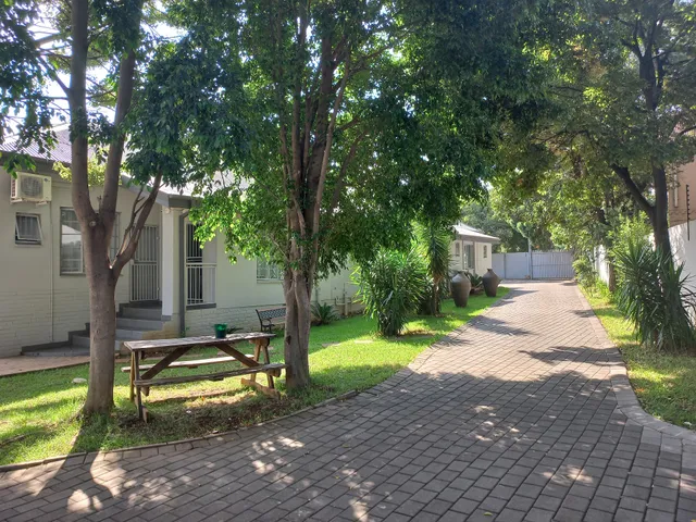 Triple 9 Hatfield Guest House