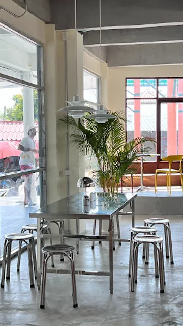 CRUMBS Coffee and Food