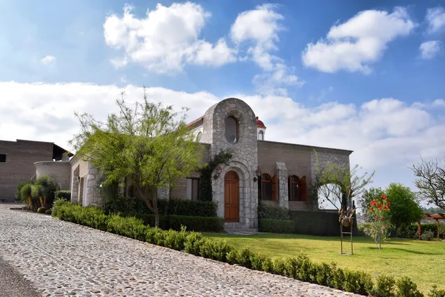 Grand Las Nubes by Inmense