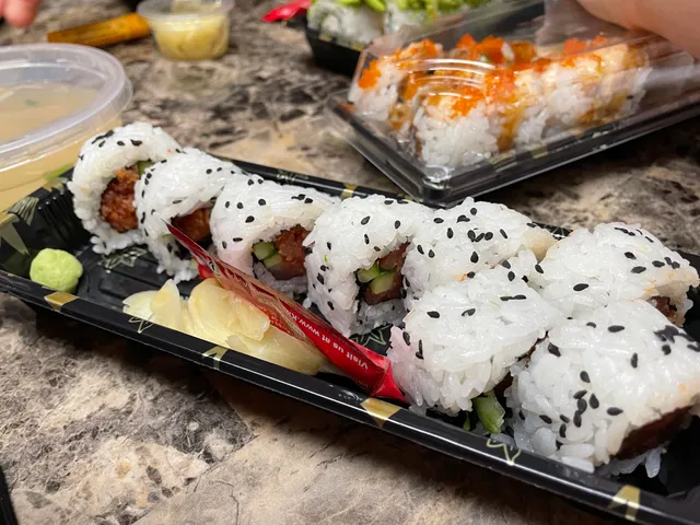 Dara Sushi & Roll