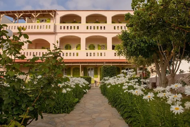 Kiklamino Hotel in Kalamaki