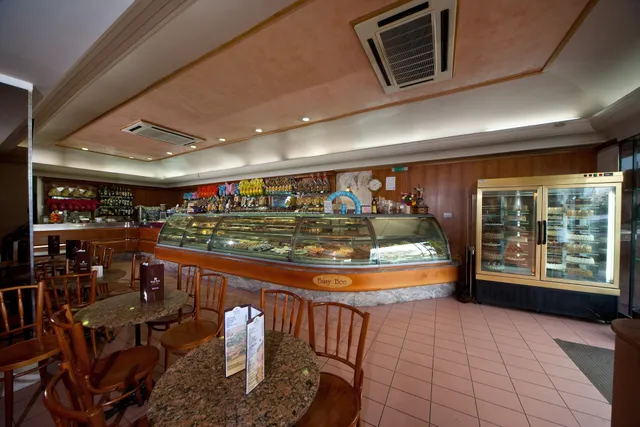 Busy Bee Cafe Imsida