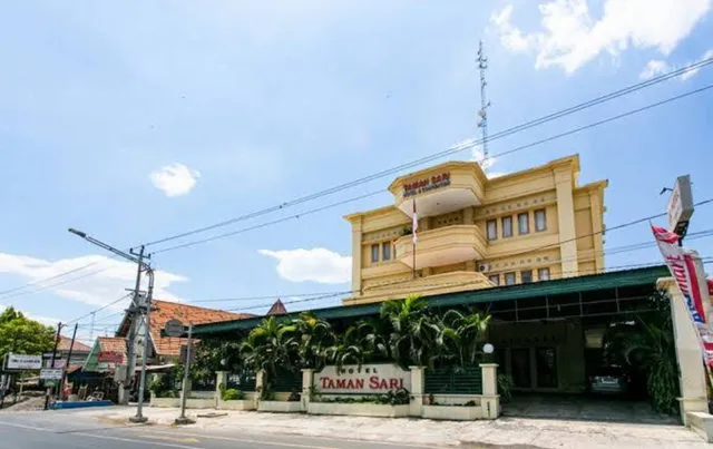 RedDoorz near Sondokoro Agrotourism Karanganyar