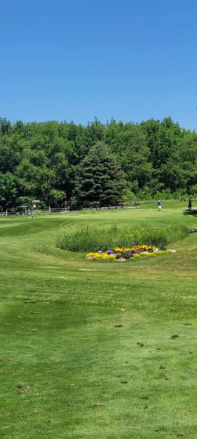 Six Foot Bay Resort and Golf Course