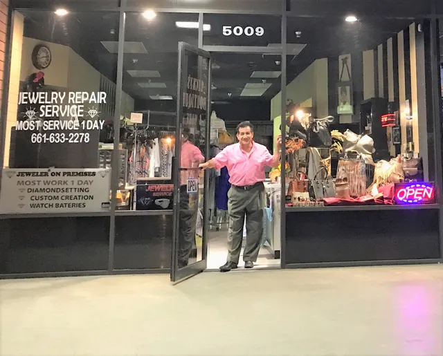 Lucky's Boutique & Jewelry