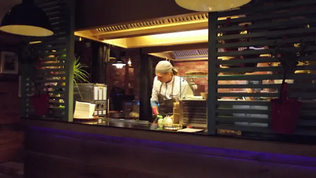 36 PHỐ CỔ - Vietnam Bao Burger · Le Caphe · Hotel & Suites