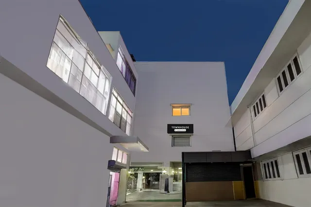 Super Townhouse Arcot Road Near Kauvery hospital