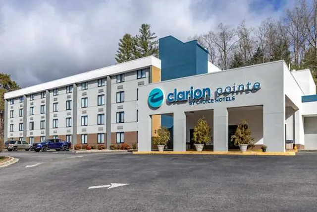 Clarion Pointe Sylva near Cherokee Area