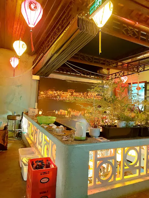 Nhà Hàng Restaurant