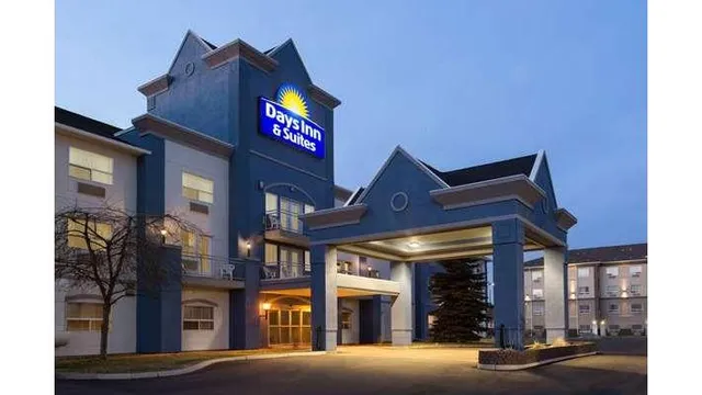 Days Inn & Suites by Wyndham Brooks