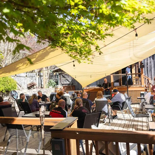 Back Alley Barn "Saluda's Tavern"