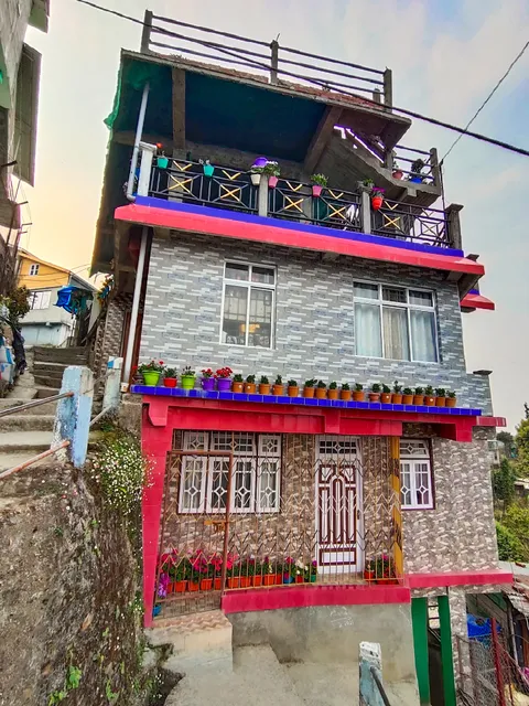 A Quiet Nest : Travellers Homestay & Cafe