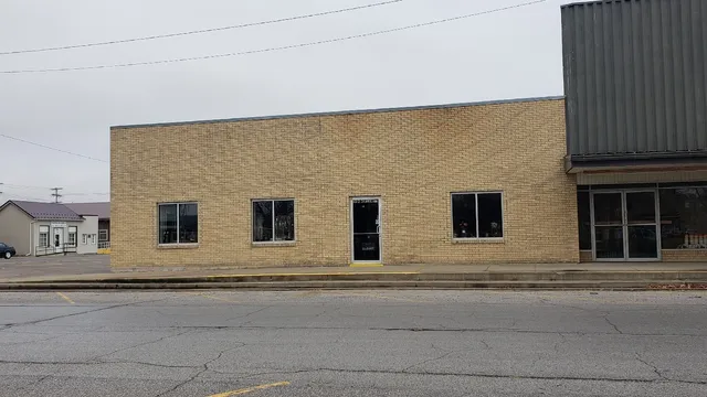 Woodies Rock Shop/Fabulous Keokuk Geodes-call for hours