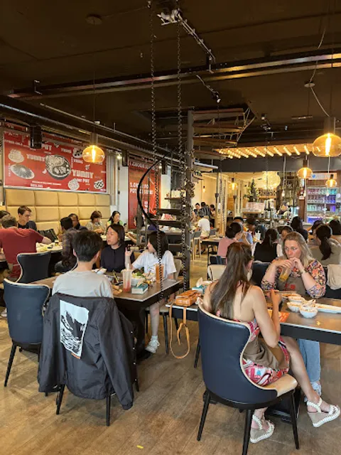 HOT&HOT Chinese Hot Pot Eindhoven 沸腾三国火锅埃因霍温店