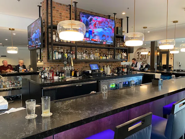 330 Bar & Grill