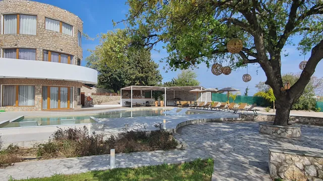 Hamilton Grand Villa