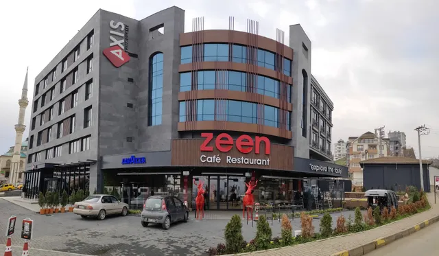 Royal Axis Suites Hotel