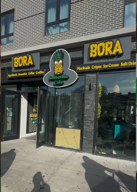 Bora Bora Smoothie Cafe - Foster Ave