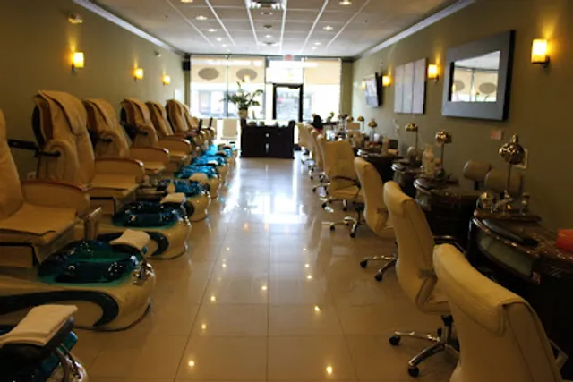 Phoenix Nails & Spa