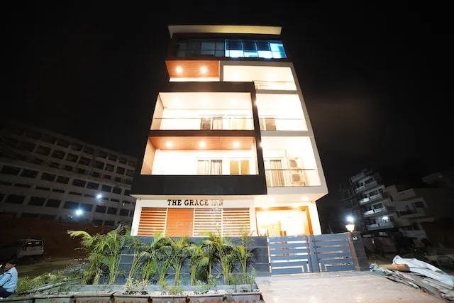 Townhouse OAK The Grace Inn Near Aravali Biodiversity Park