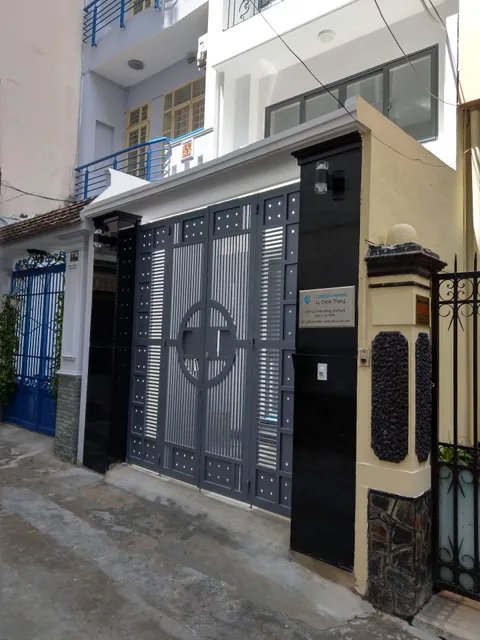 Cozrum Homes Ly Chinh Thang