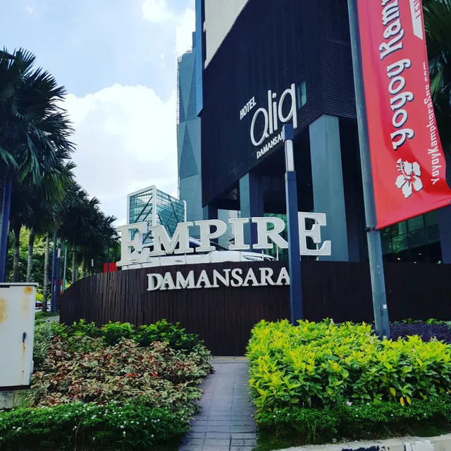 Hometown Hainan Coffee EMPIRE DAMANSARA