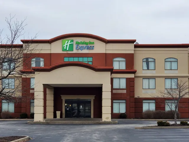 Holiday Inn Express St. Louis Arpt - Maryland Hgts by IHG